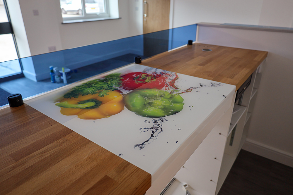 Exploring Glass Printing Options: Adding a Unique Touch to Your Space